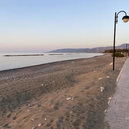 Apartment 42 Coast Polis