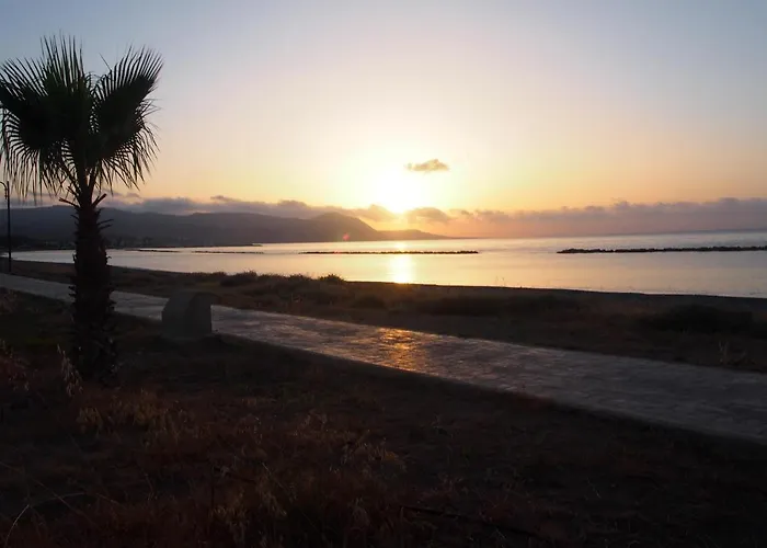 Апартаменты 42 Coast Полис